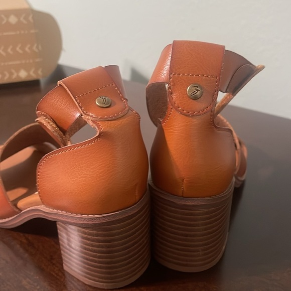 ZODIAC Women's Ida Block Heeled Sandal ankle strap cognac brown size 6 M - Picture 4 of 12